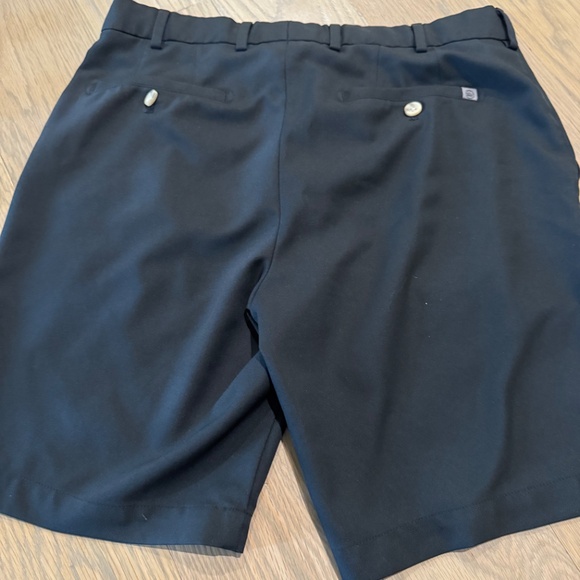 Men's Black Peter Millar Shorts _  Size 32 - Picture 5 of 6